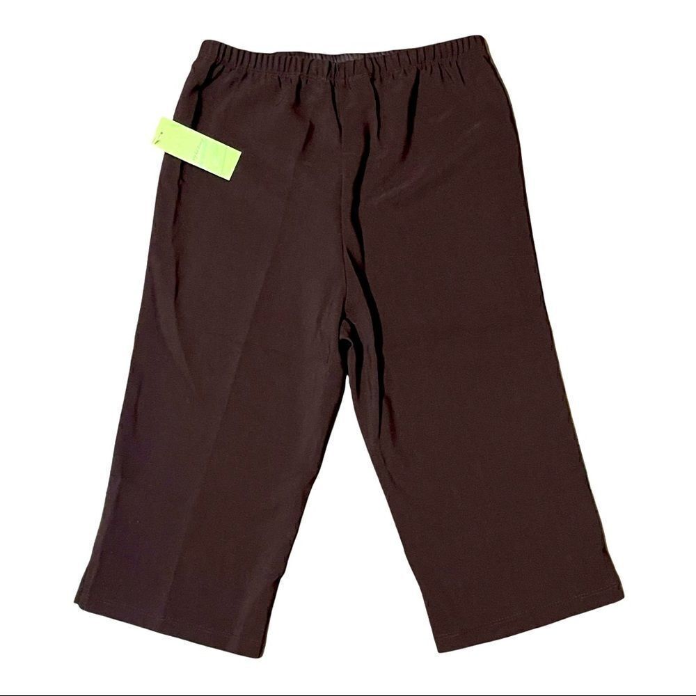 My Li’l Bump Brown Maternity Soft Bermuda Shorts Sz M NWT - Picture 2 of 7
